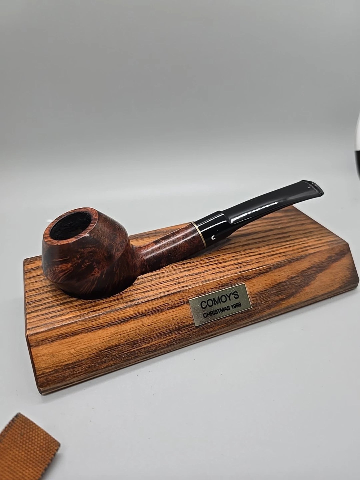 1998 Comoy's Pipe with Display Mint Clean