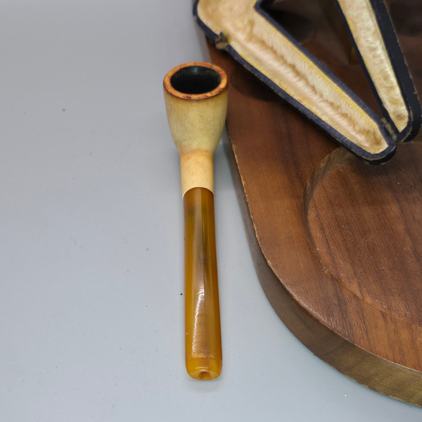 VERY RARE GENUINE FRISCHER MEERSCHAUM PIPE IN CASE NEAR MINT RESTORED